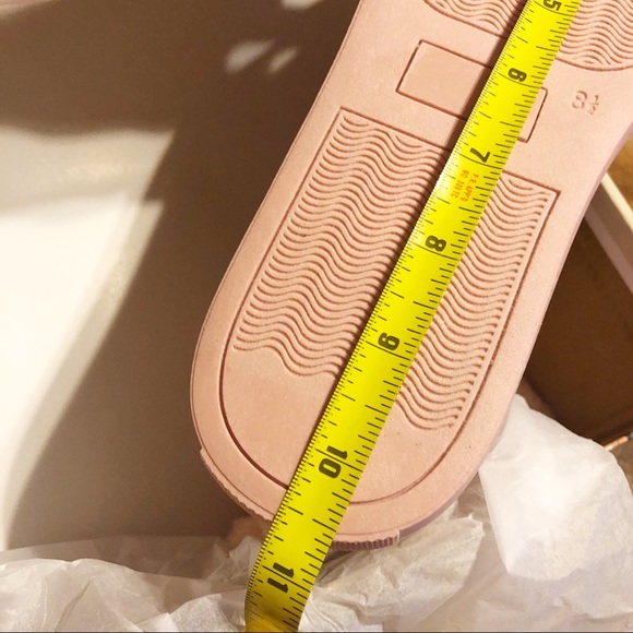 Women’s pink bunny boots - Picture 8 of 8